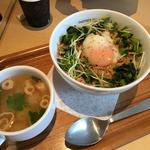 鶏そぼろどんぶり(nana’s green tea)