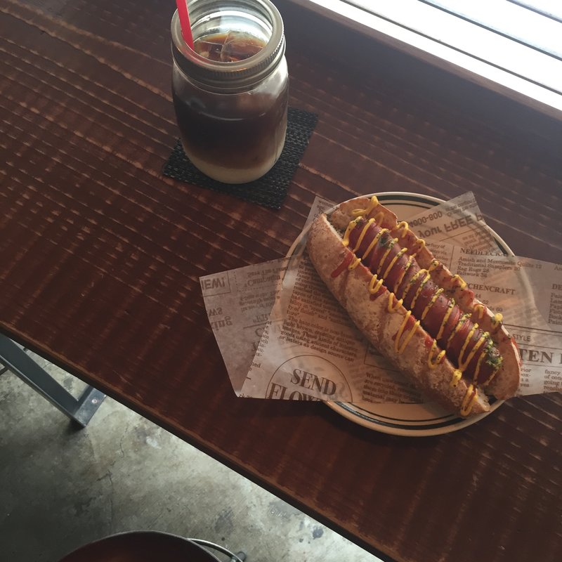 ホットドッグ(ホワイトバード コーヒー スタンド （Whitebird coffee stand）)
