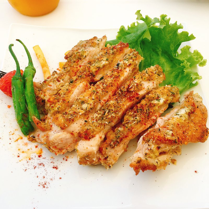 石垣産ハーブのグリルチキン(ライス付き)(海Café＆Kitchen St.ELMO )