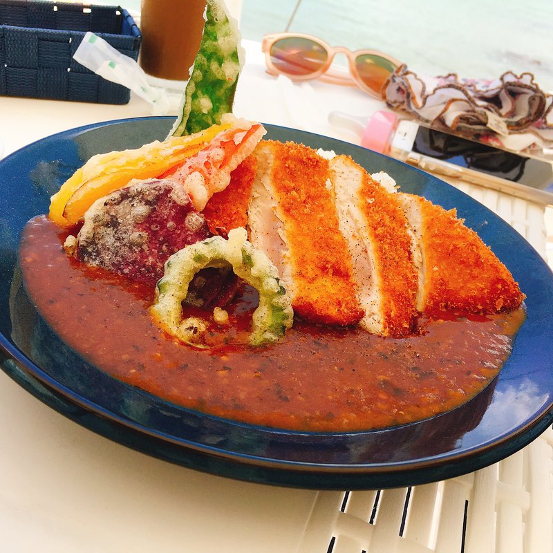 石垣産マグロのカツカレー(海Café＆Kitchen St.ELMO )
