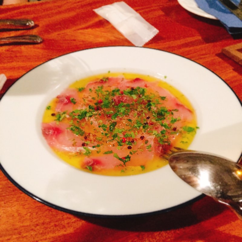 島魚のカルパッチョ(Gadjo Dilo)