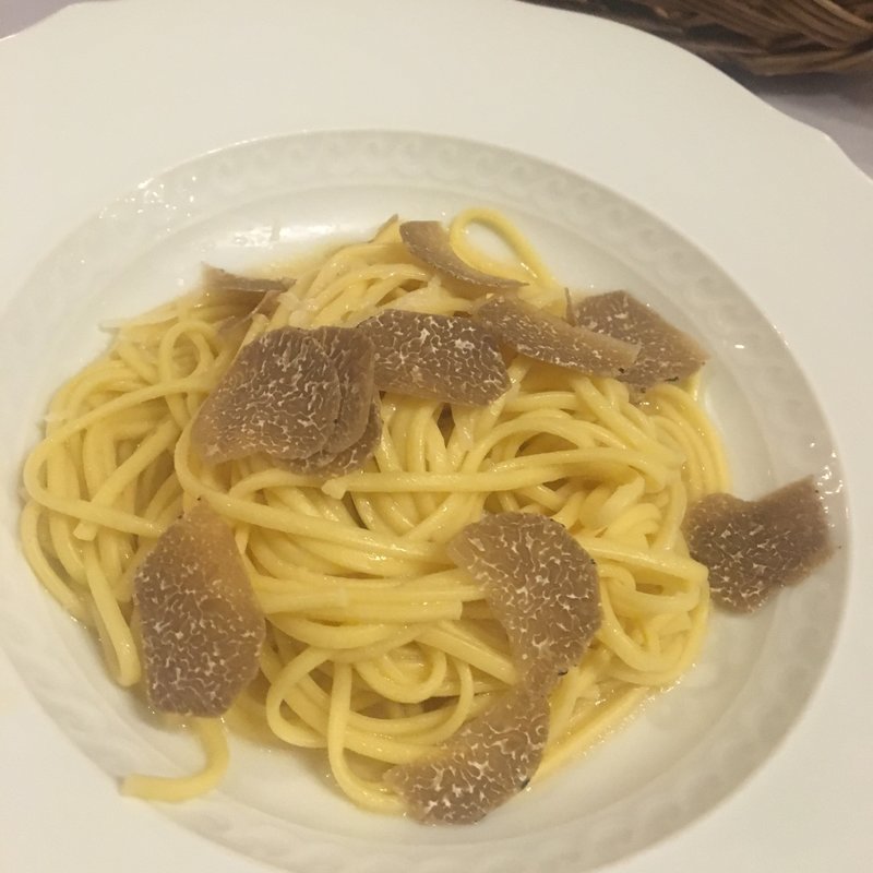 サマートリュフのパスタ(カルネヤ)