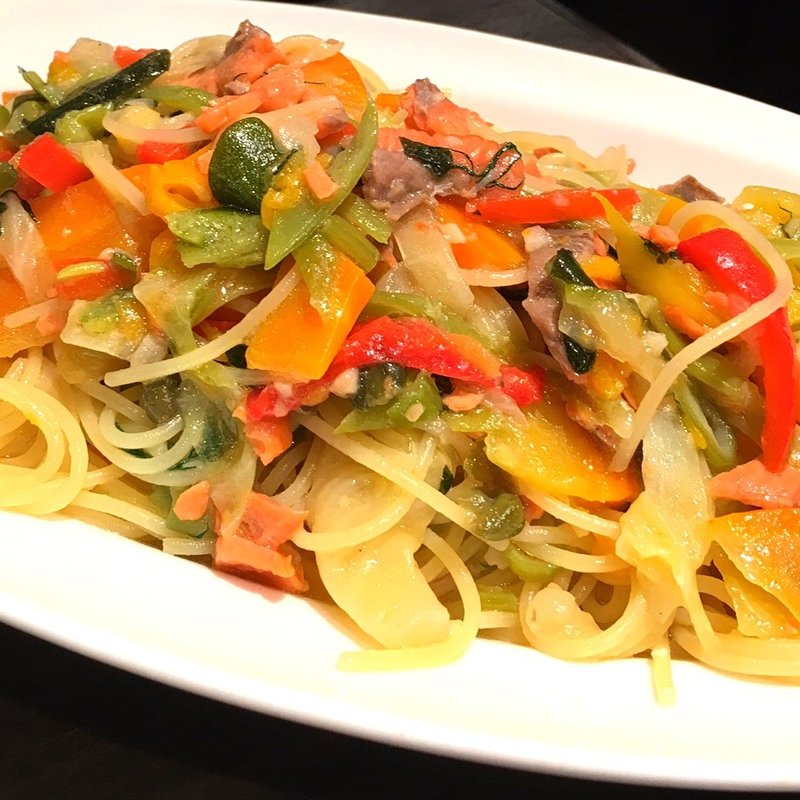 スモークサーモンの菜園風スパゲティー(俺のフレンチ・イタリアン OMORI （【旧店名】俺のフレンチ・イタリアン JAZZ OMORI）)