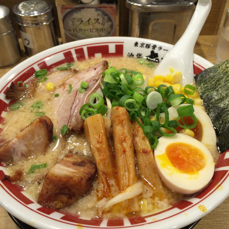 みそラーメン(東京豚骨ラーメン 屯ちん 池袋西口店)