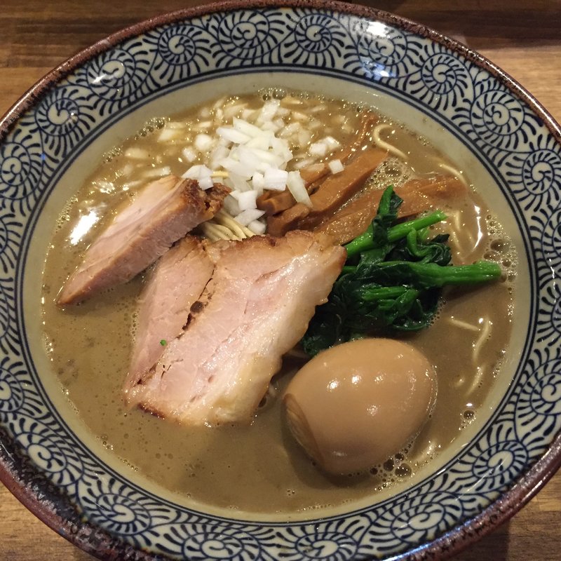 煮干し白湯そば(煮干し中華そば 一剣)