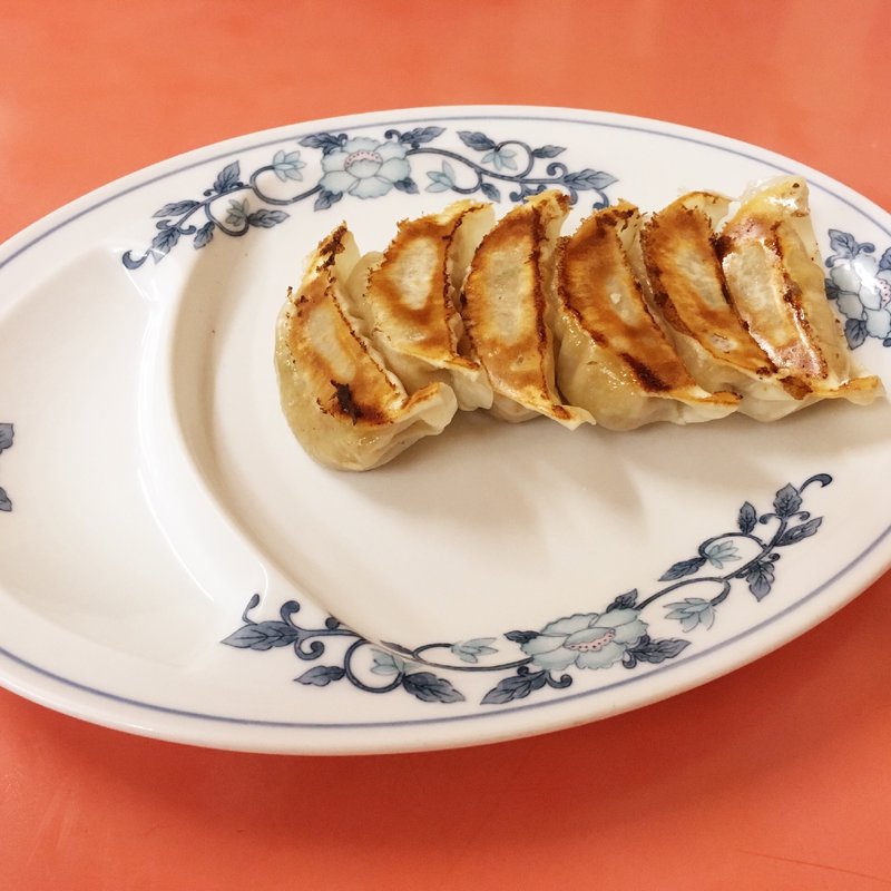 おいしい餃子（6ヶ入り）(あっちゃん亭 )