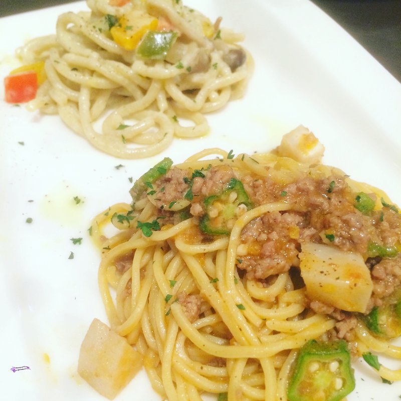 合鴨のラグーとオクラ、里芋のソース パスタ タリオリーニ&茸と旬菜、焼きナスの軽いクリームパスタ・ビーゴリ(アンブレラ )