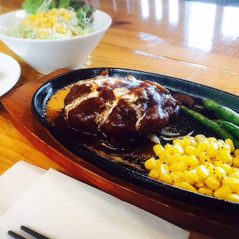 ハンバーグランチ(デミグラスソース)(ルートカフェ （√ Cafe）)