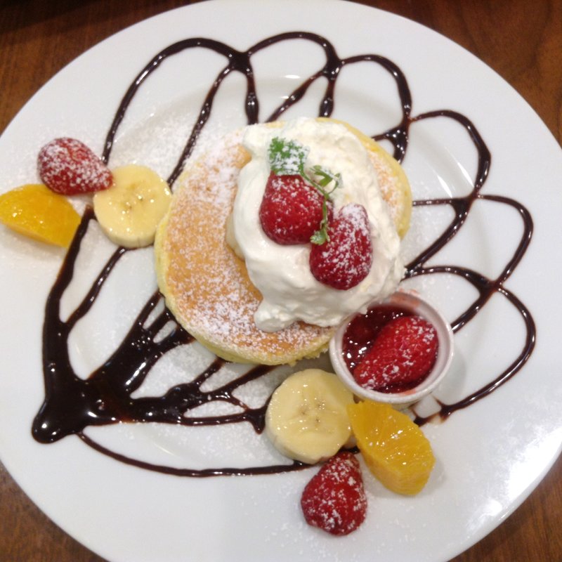 ベリーのパンケーキ、チョコレートソース添え(カームガーデン 川西店 （Calm Garden）)