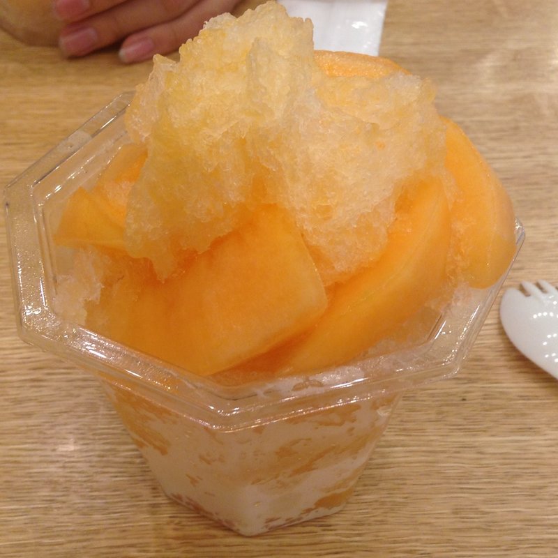 赤肉メロンのかき氷(FRUIT GARDEN 山口果物 エキマルシェ新大阪店)
