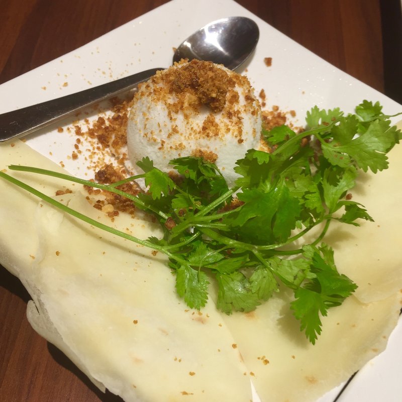 台湾 九份のアイス巻き(亜細亜的バル Xinchao （シンチャオ）)