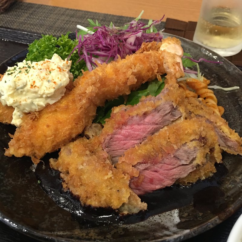 ビーフカツと大海老フライ(キッチン ゴン 京都駅ビル店 )