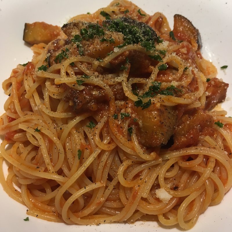 なすとベーコンのトマトパスタ(ajikura byアル・ケッチャーノ)