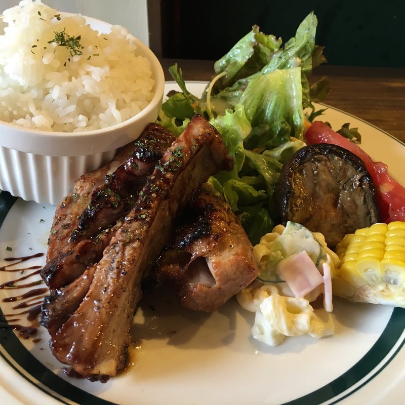 ワンプレートランチ（スペアリブ）(Charlar | チャルラール)