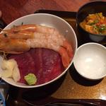 海老とマグロ丼(四季の味 さくれ )