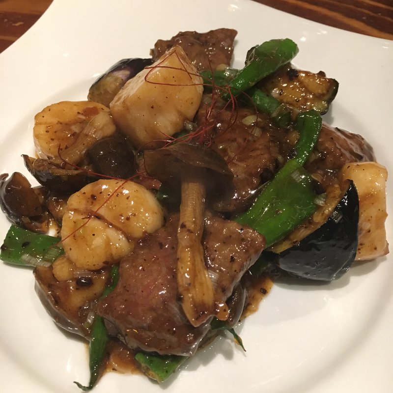 牛ヒレ肉と北海道産生ホタテのトウチ炒め(中国料理・青藍)