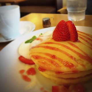 たっぷり苺のパンケーキ(喫茶店 キーフェル 阪急32番街店 （キッサカン キーフェル）)