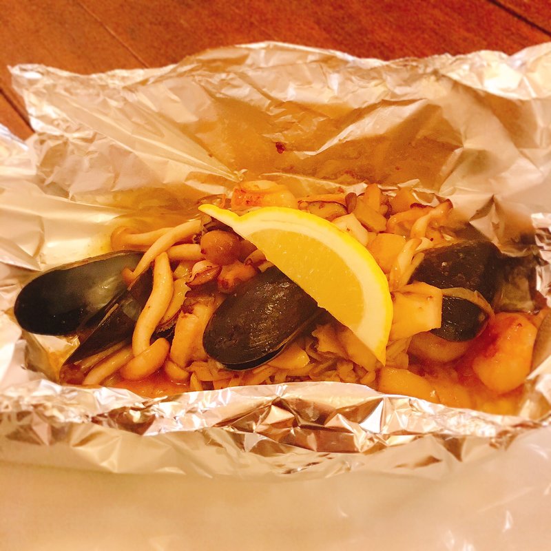 魚介と椎茸の塩レモンバターホイル焼き(キッチン アモーフ(KITCHEN AMOFU))