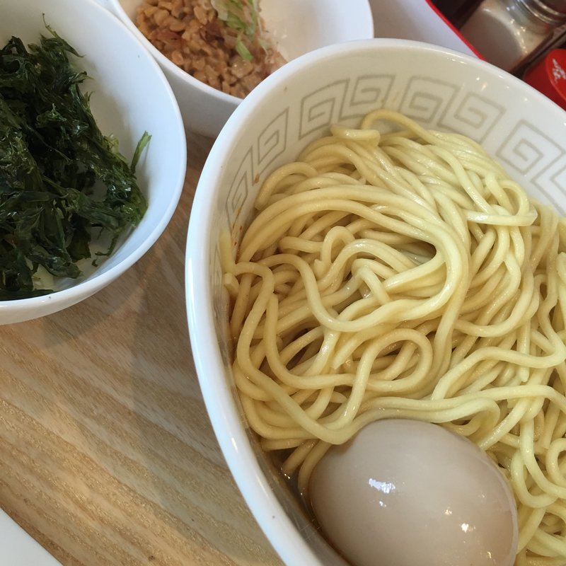 味玉和えソバ炎の赤い忍〜シノビ〜 ※マイルド(UMAMI SOUP Noodles 虹ソラ （ウマミ スープヌードルズ 虹ソラ）)