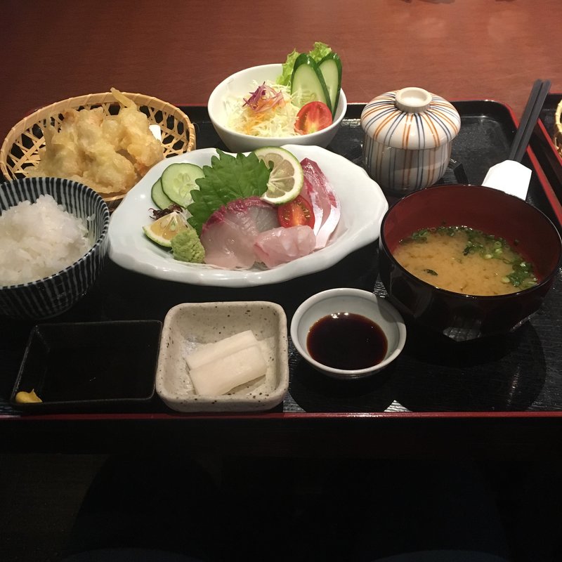 かぼすぶりの刺身定食(とりや春蔵 )
