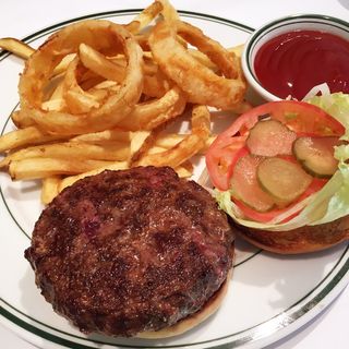 プライムビーフ100%クラシックバーガー(ウルフギャング・ステーキハウス by ウルフギャング・ズウィナー 福岡店)