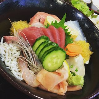 特選海鮮丼(江口蓬莱館 （えぐちほうらいかん）)