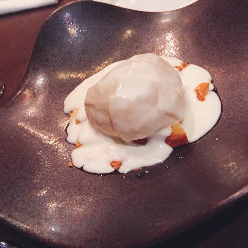 洋梨とマスカルポーネの冷たいトルタ(KNOT)