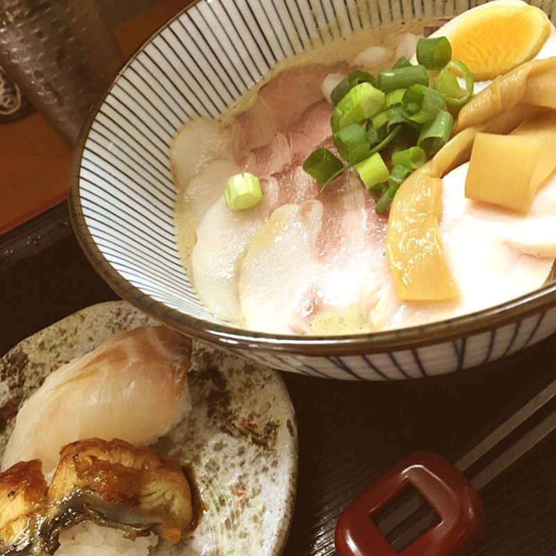 真鯛白湯握り2貫つき(麺や なないち )