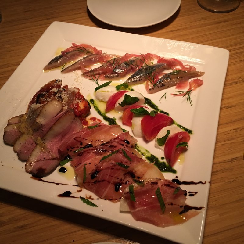 前菜盛り(ラ・ティーダ)