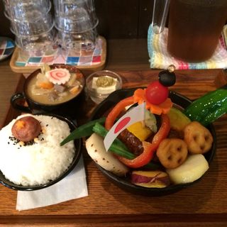 煮込みハンバーグカレー膳(タケウチ 神保町本店 （TAKEUCHI）)