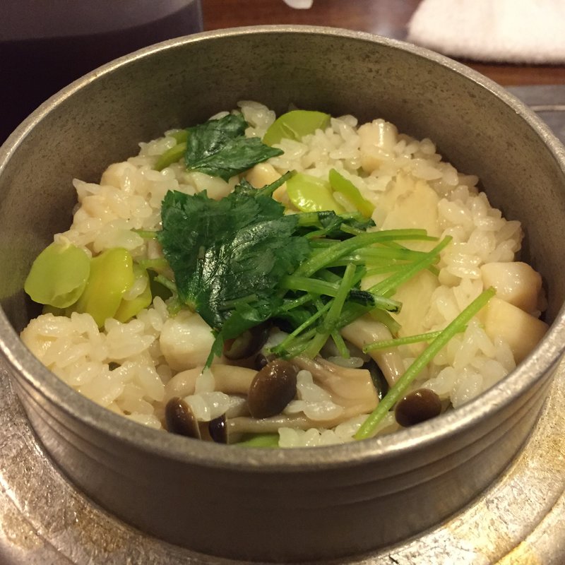 小柱とそら豆の釜めし(まこと 参道店 )