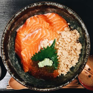 北海道 鮭三昧丼(魚喰食堂　ときしらず )
