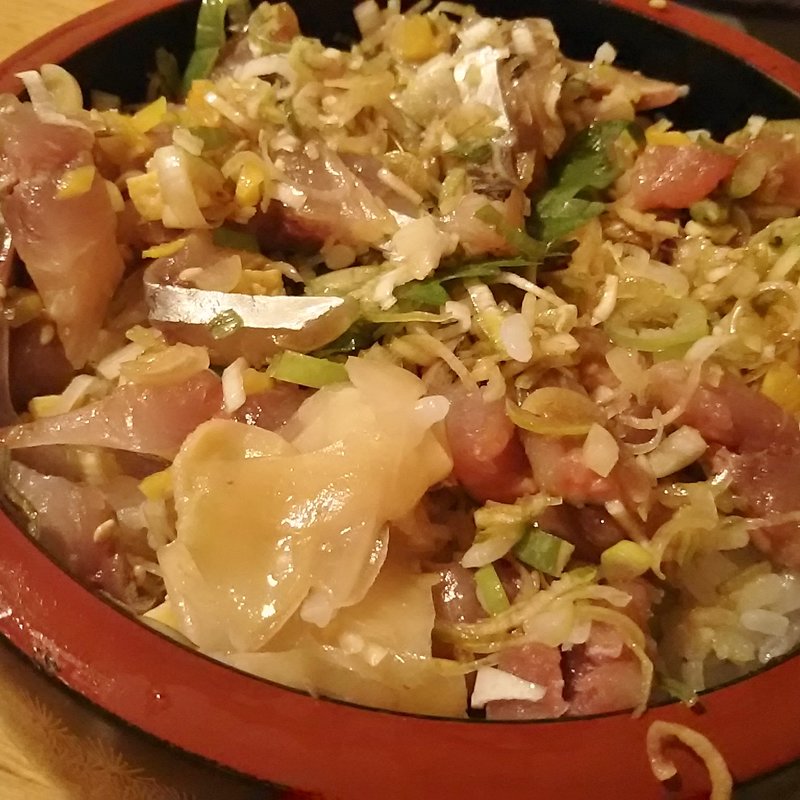 ハーフ丼（鯵と秋刀魚）(すし屋の新八)