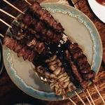 焼き（もつ）盛り合わせ5本(愛酒家 ぼるが)