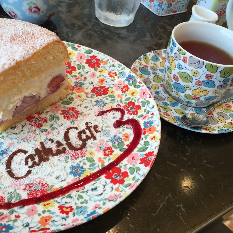 ヴィクトリアスポンジケーキスイーツセット(Cath's Café)