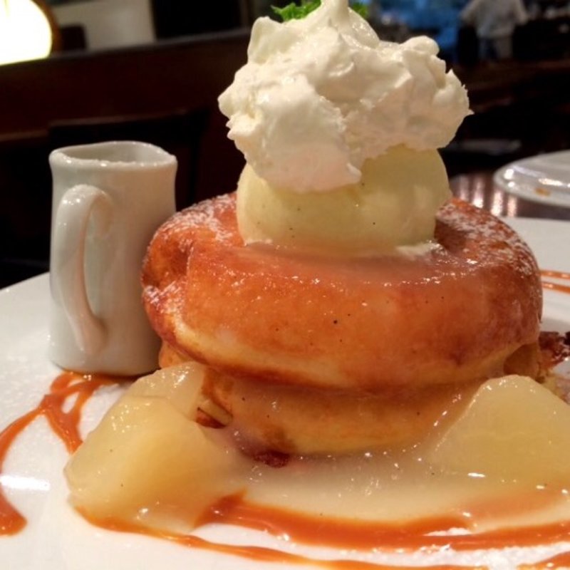 洋梨のパンケーキ(カフェ＆ブックス ビブリオテーク 大阪・梅田 （café & books bibliotheque）)