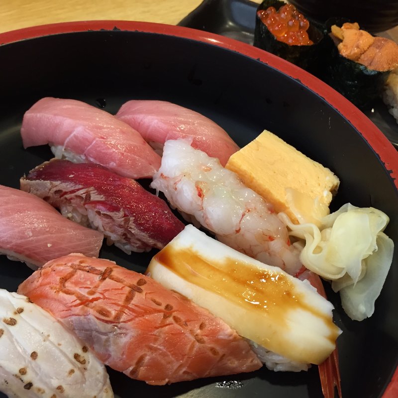 贅沢にぎり　～お椀付き～(つきぢ神楽寿司)