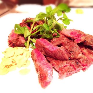 ロースとヒレ肉(M.E.S. Cafe & Bar)