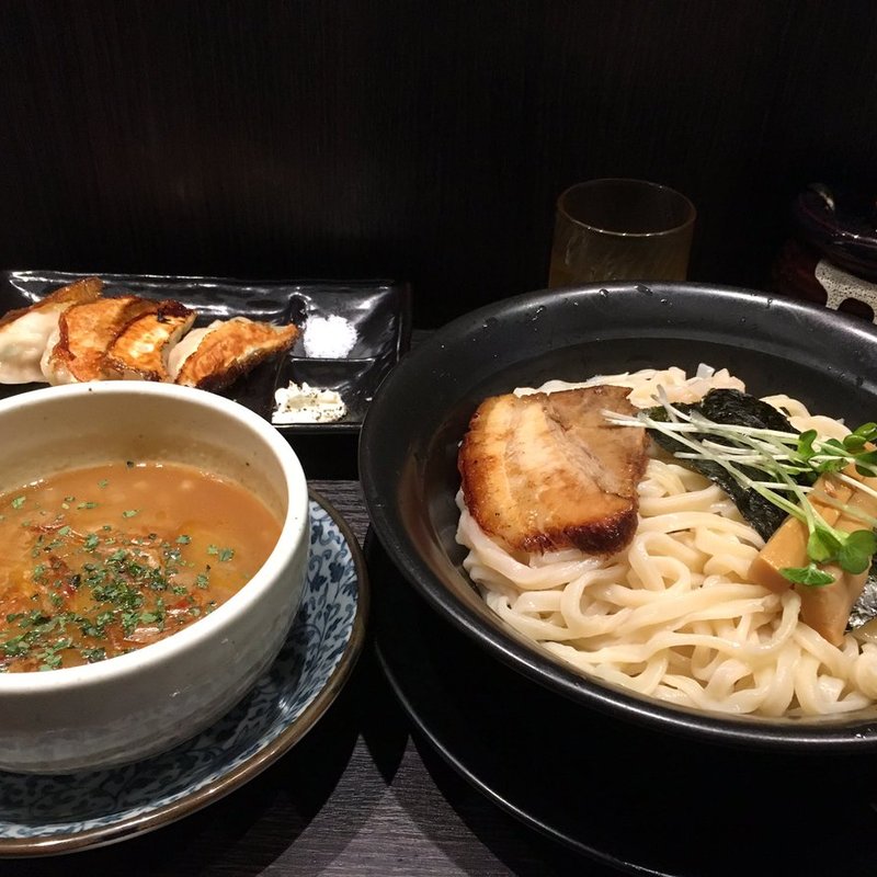 トムヤムクンつけ麺(路地裏のタイ料理とお酒 バナナ食堂 立川店)