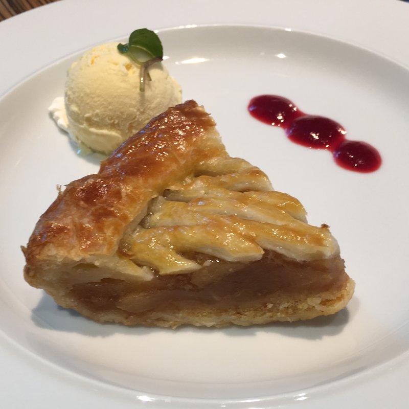 ホットアップルパイ バニラアイスクリーム添え(オーシャン )