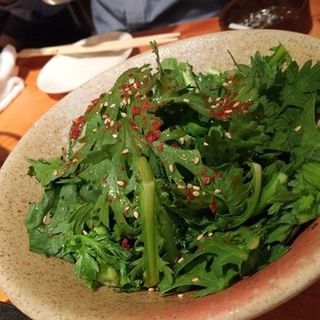 春菊のサラダ(肉小屋 板橋本店)
