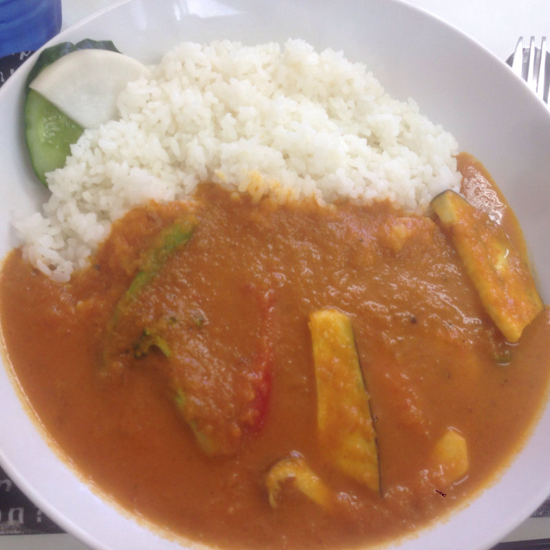 チキンカレー(カレースタンド ルーキー)