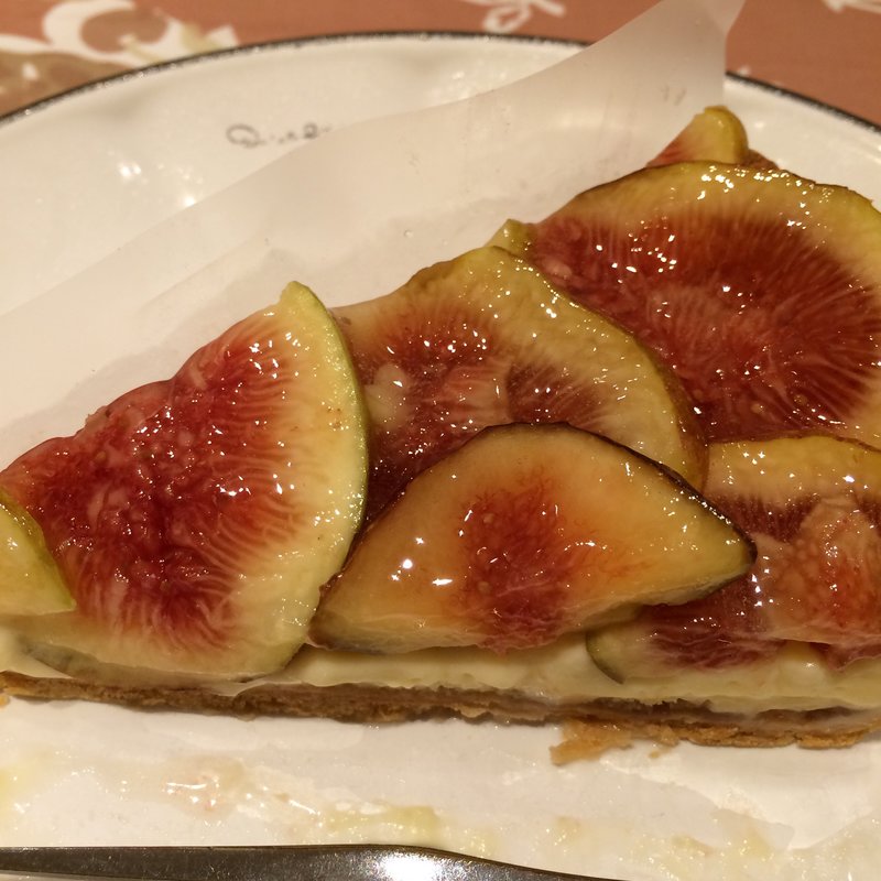 福岡県産イチジク『とよみつひめ』のタルト(キル フェ ボン グランメゾン銀座 （Qu'il fait bon）)