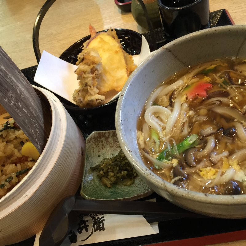 栗も山菜おこわの包み膳(たこばやし 西宮名塩SA店)