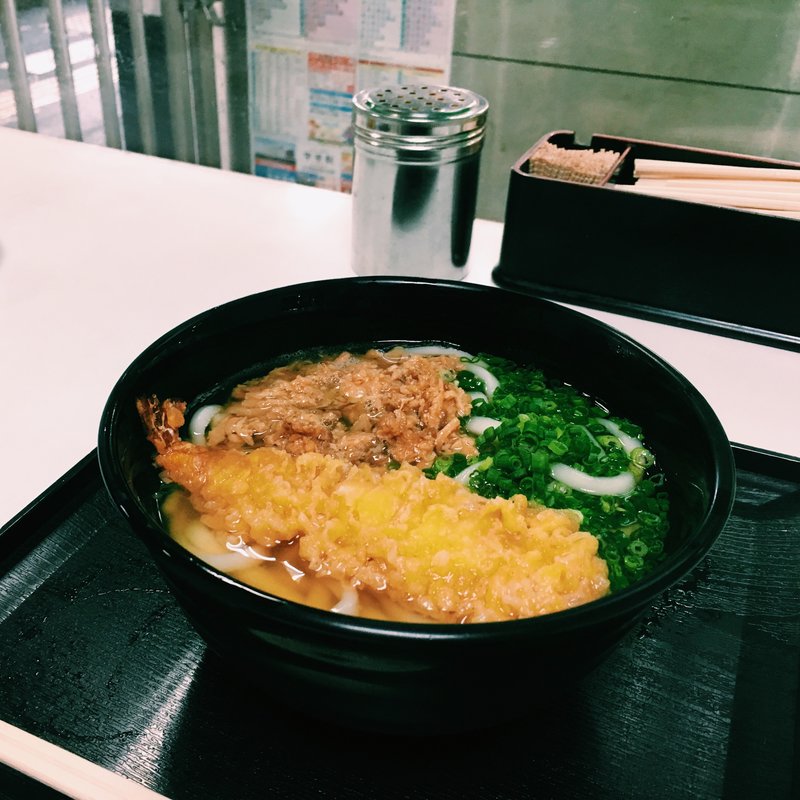 えび天うどん（かしわ入り）(中央軒 （ちゅうおうけん）)