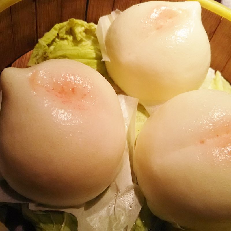 桃まんじゅう(紫禁城 （しきんじょう SHI-KIN-JOU）)