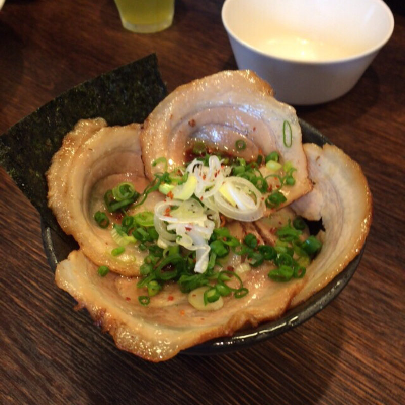 チャーシュー丼(紡)