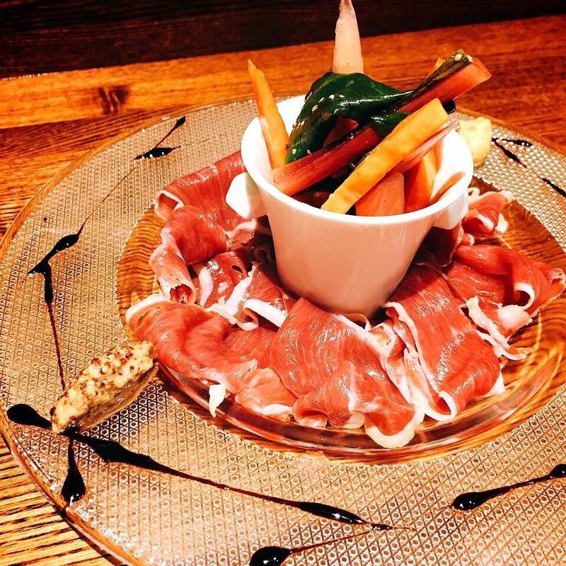 ラム肉の生ハム(創作ビストロ la planche（ラ・プランシュ）)