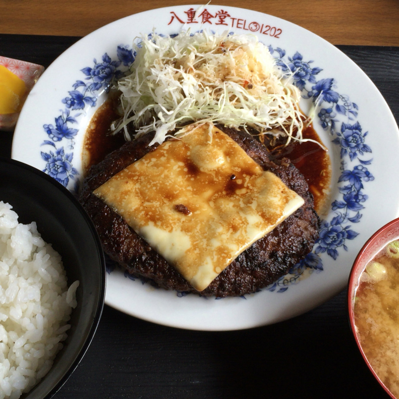 どでかバーグ定食 300g 八重食堂 の口コミ一覧 おいしい一皿が集まるグルメコミュニティサービス Sarah