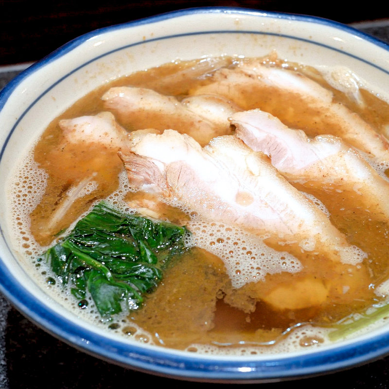 肉かけ(烈志笑魚油 麺香房 三く)